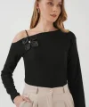 927 Kayık Yaka Uzun Kol Bluz  Siyah