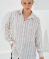 Bej Beyaz Desenli Oversize Saten Gömlek 3985