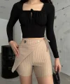 Bej Düğme Detaylı İtalyan Çizgili Şort Etek