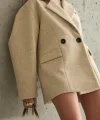 Bej İki Düğmeli Manto