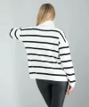 Beyaz Dik Yaka Çizgili Triko Kazak