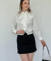 Beyaz Jesica Volanlı Taş Düğme Detaylı Gömlek
