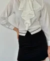 Beyaz Jesica Volanlı Taş Düğme Detaylı Gömlek