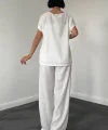 Beyaz Thirt Ve Pantolon Takım