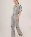 Cepli Düğmeli Bluz Ve Diz Detaylı Pantolon Gri İkili Takım