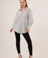Çift Çizgi Geçişli Düğmeli Gri Gömlek