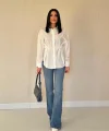 Ekru Düğme Detaylı Gömlek