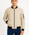 Erkek Bomber Mont Ceket – Fermuarlı, Kapitone İçi Astarlı, Su İtici Kumaş, Regular Fit, Uzun Kollu, Yandan Cepli, Bahar & Kış Rahat Günlük Stil - Bej