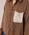 Etnik Cep Detaylı Kahverengi Gömlek