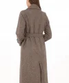 Kadın Balık Sırtı Yünlü Dokuma Kaşe Kaban – Kruvaze Yaka, Kuşaklı, Cepli, Astarlı Uzun Boy Tesettür Şık Kışlık Kaşe Kaban Modeli - Vizon