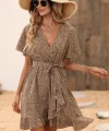 Kadın Kısa Kelebek Kollu Kruvaze Yakalı Belden Kuşaklı Kısa Desenli Süprem Elbise