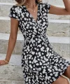 Kadın Kısa Kollu Kruvaze Yaka Papatya Baskılı Krep Elbise