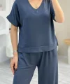 Kadın Modal Kumaş V Yaka Tişört Ve Bol Kesim Pantolon Ikili Takım