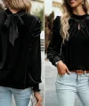 Kadın Uzun Kollu Balıkçı Yaka Damla Detaylı Kadife Bluz