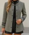 Kadın Uzun Kollu Hakim Yaka Düğme Detaylı Mini Dokuma Ceket