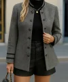 Kadın Uzun Kollu Hakim Yaka Düğme Detaylı Mini Dokuma Ceket