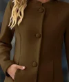 Kadın Uzun Kollu Hakim Yakalı önden Düğmeli Cep Detaylı Kısa Taba Kaşe Kaban