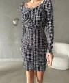 Kadın Uzun Kollu Kare Yaka Kazayağı Desen önü Büzgülü Mini Elbise