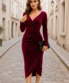 Kadın Uzun Kollu Kruvaze Yaka Belden Büzgü Detay Midi Kadife Elbise