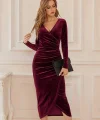 Kadın Uzun Kollu Kruvaze Yaka Belden Büzgü Detay Midi Kadife Elbise