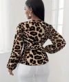 Kadın Uzun Kollu Kruvaze Yakalı Belden Kuşaklı Leopar Desenli Süprem Bluz