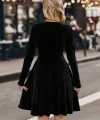 Kadın Uzun Kollu Kruvaze Yakalı Toka Detaylı Mini Kadife Elbise