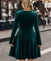 Kadın Uzun Kollu Kruvaze Yakalı Toka Detaylı Mini Kadife Elbise