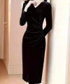 Kadın Uzun Kollu Kruvaze Yakalı Yandan Büzgülü önden çapraz Detaylı Midi Kadife Elbise