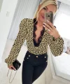 Kadın Uzun Kollu önden Derin Dantel Yaka Leopar Desenli Dalgıç Bluz