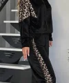Kadın Uzun Kollu önden Fermuarlı Leopar Detaylı Kadife Bluz Ve Pantolon Ikili Takım