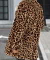 Kadın Uzun Kollu Yakalı Cepli Kısa Peluş Leopar Kaban