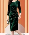 Kadın Uzun Kollu Yakası Açık Yanlardan Büzgülü Taş Detaylı Midi Kadife Elbise