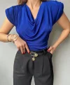Kadın V Yaka Vatka Detay Kolsuz Dökümlü Bluz