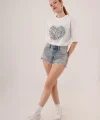 Kalp Baskılı Crop Beyaz Tişört