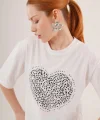 Kalp Baskılı Crop Beyaz Tişört