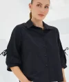 Kol Detaylı Siyah Crop Gömlek 20246