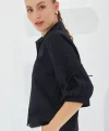 Kol Detaylı Siyah Crop Gömlek 20246
