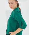 Kol Detaylı Zümrüt Yeşili Crop Gömlek 20246