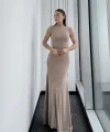 Kolsuz Yarım Bogazlı Uzun Elbise- Bej