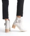 NOEMI Tokalı Fermuarlı Ortopedik Taban Topuklu Kadın Bot  CKT - Krem