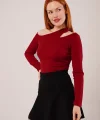 Omuz Dekolte Detaylı Bordo Bluz