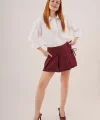 Önü Piliseli Yandan Bağlama Detaylı Bordo ini Şort Etek