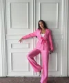 Pembe Beli Kuşaklı Ceket Ve Pantolon Parlak Takım