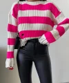 Pembe Çizgili Yırtık Detaylı Triko Kazak