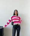 Pembe Çizgili Yırtık Detaylı Triko Kazak