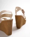 PERLA Tokalı Lastikli Dolgu Topuklu Ortopedik Taban Hasır Görünümlü Kadın Sandalet CKT - Ten