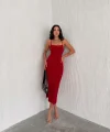 Sırt Bağlamalı Derin Yirtmaç Askılı Elbise - Kırmızı