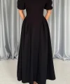 Siyah Etek Yanları Büzgülü Balon Kollu Elbise