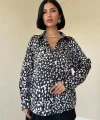 Siyah Leopar Desenli Saten Gömlek