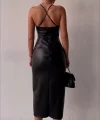 Siyah Sırt Dekolteli Deri Elbise